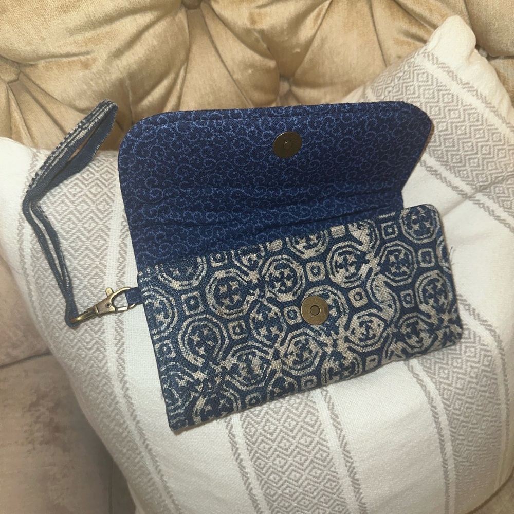 Blue Patterned Wristlet Clutch - Textured Weave